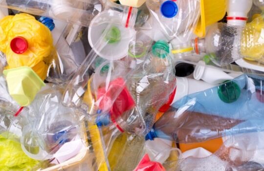 Ketahui Cara Mengelola Sampah Plastik Skala Rumah Tangga dengan Mudah
