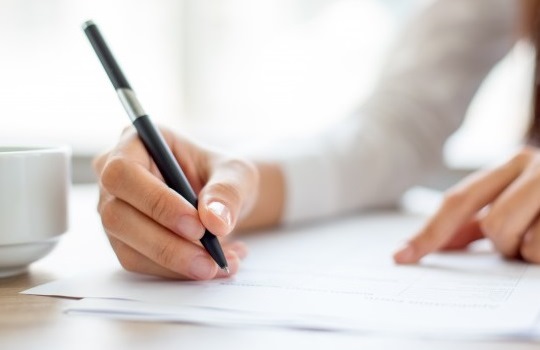 Tips Membuat Surat Lamaran Kerja Tulis Tangan yang Perlu Anda Perhatikan